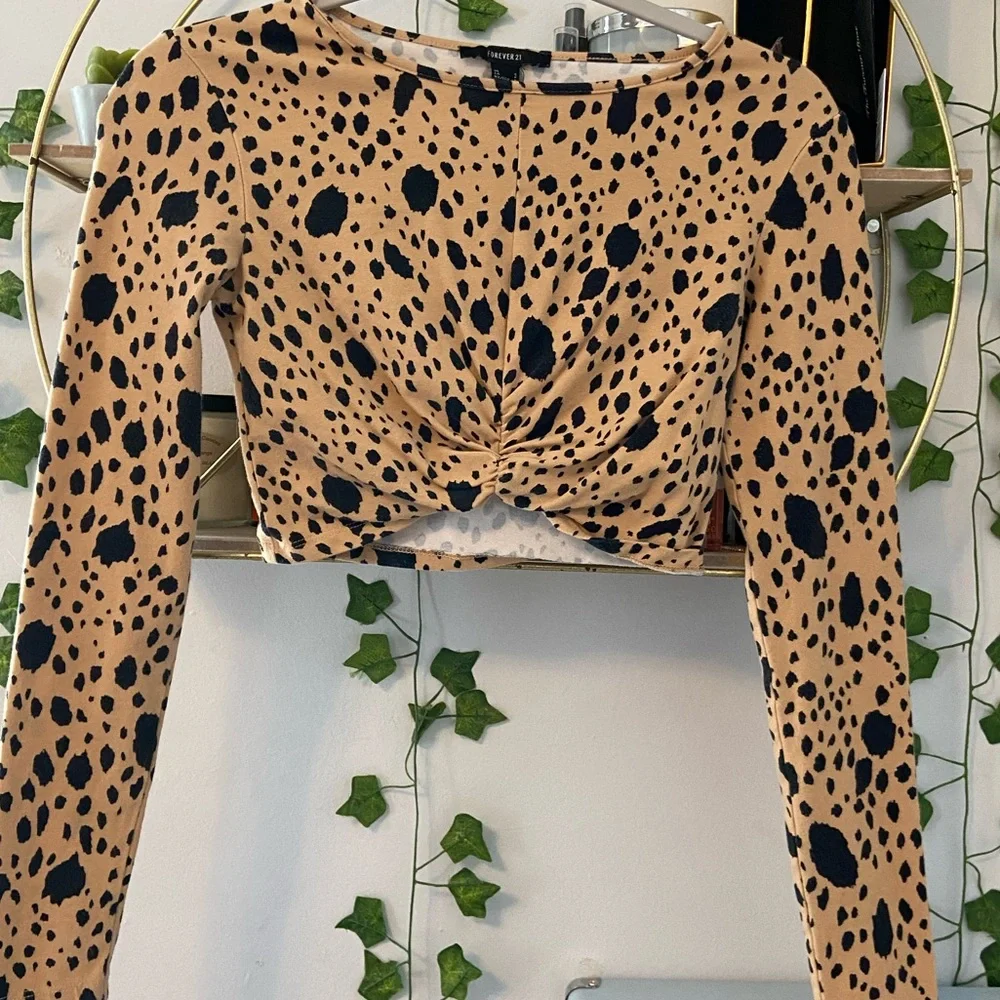 Forever 21 long sleeve crop top - Picture 1 of 2